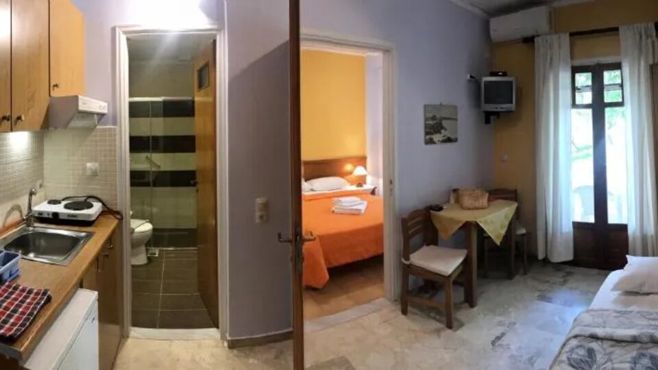 Tiara Holidays - Oasis Apartments - Family Apartment with Patio